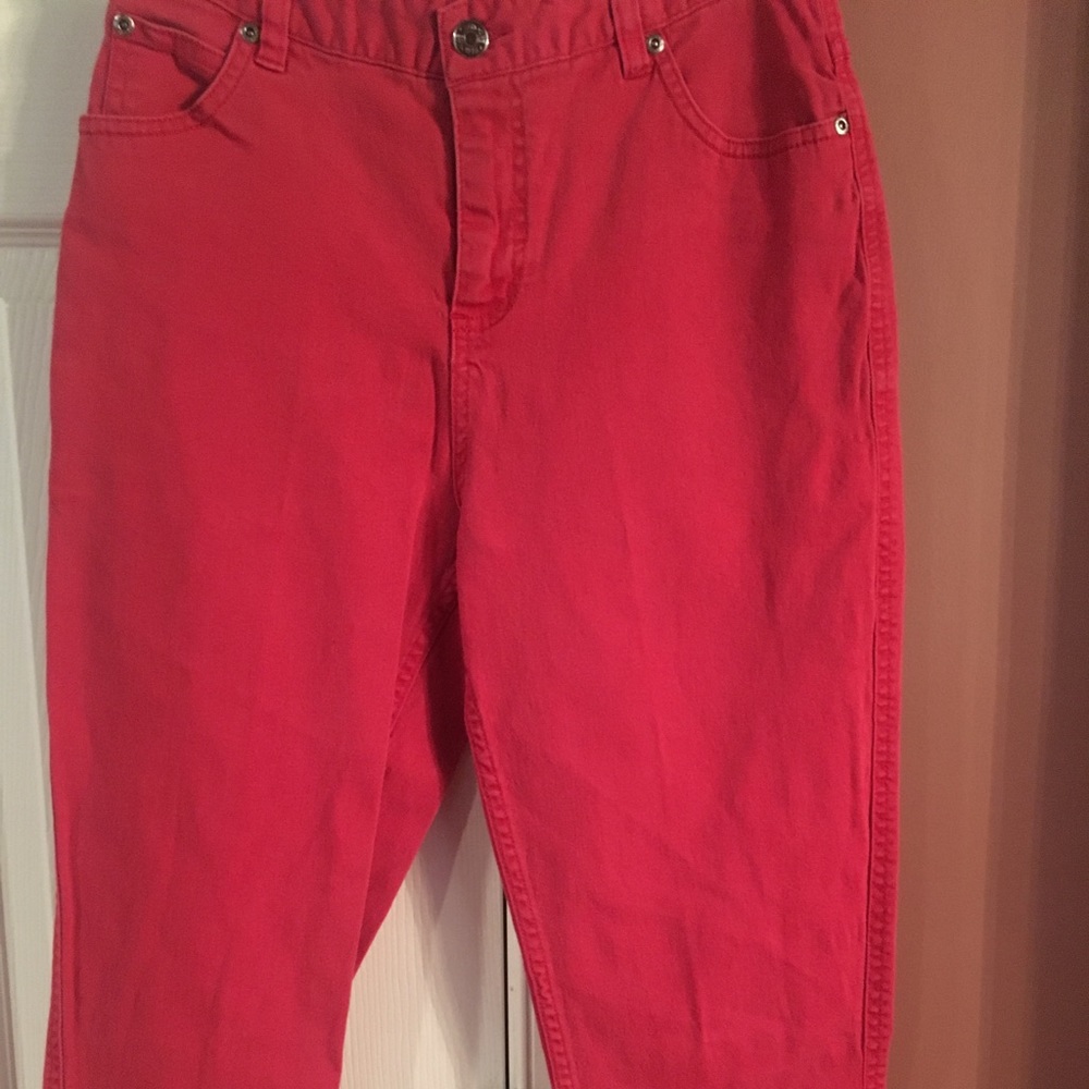 Cherokee red Jean crops size 4
